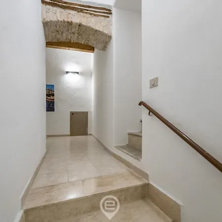 73 E 74 Apartment Cagliari