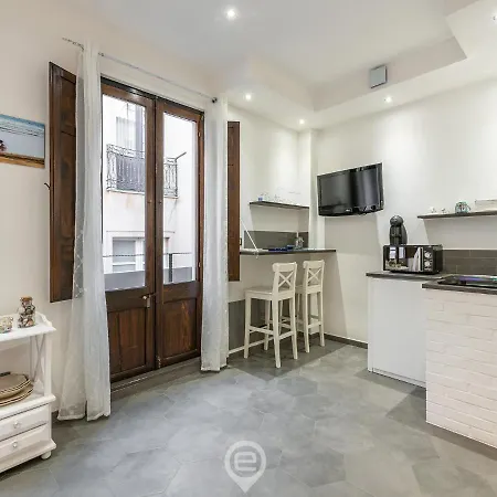 73 E 74 Apartment